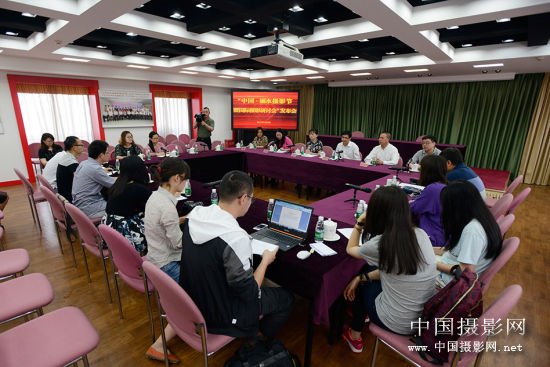 图为“中国·丽水摄影节暨国际摄影研讨会”发布会现场。